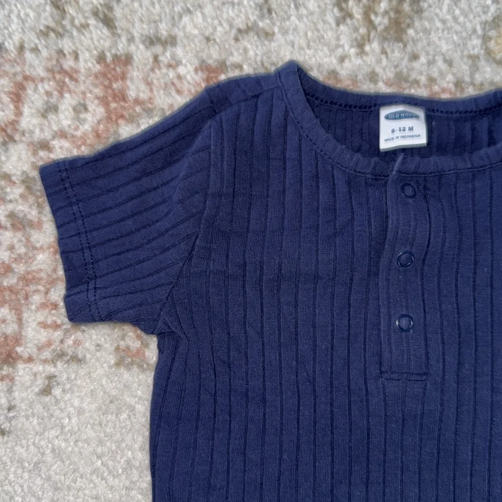 Old Navy Blue Solid Rib-Knit Henley Bodysuit | 6-12M